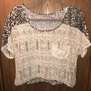 Lace white shirt with leopard print